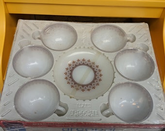 6 tazas y platillos Arcopal té //Opaline // tazas de café // tazas de cristal de leche //juego de desayuno // Vintage francés // Utensilios de cocina retro de la década de 1970