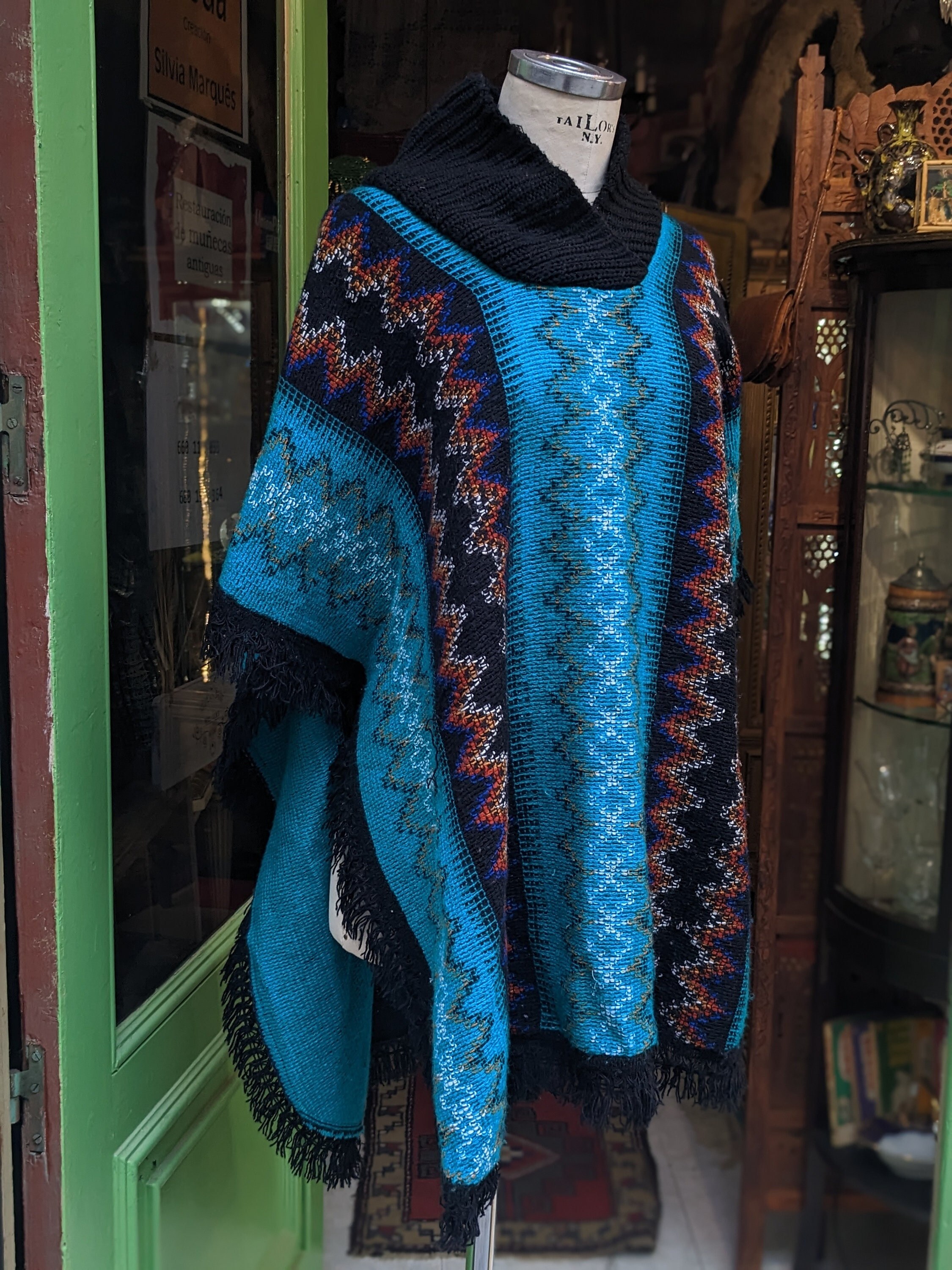 Vintage Hand Woven Mexican poncho handmade // Unisex Mexican Poncho