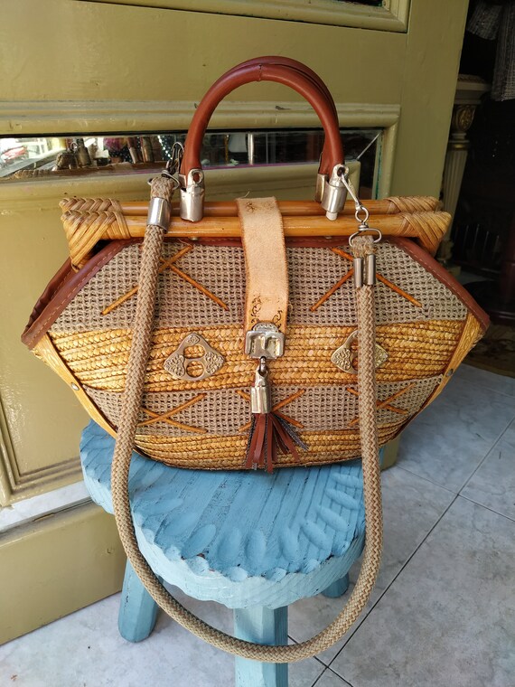 Straw and bamboo vintage purse / Vintage shoulder