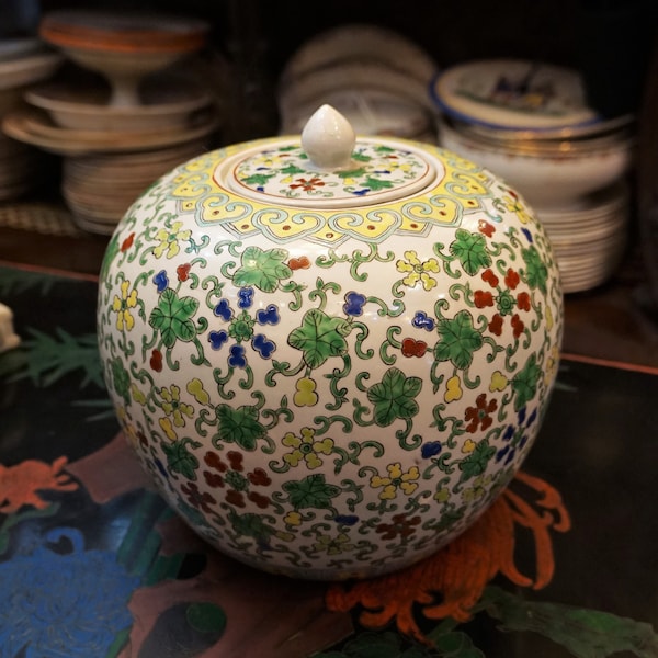 Vintage Famille Rose Ginger Jar // Tibor Porcelain Chinese flowers // Asian Home decor