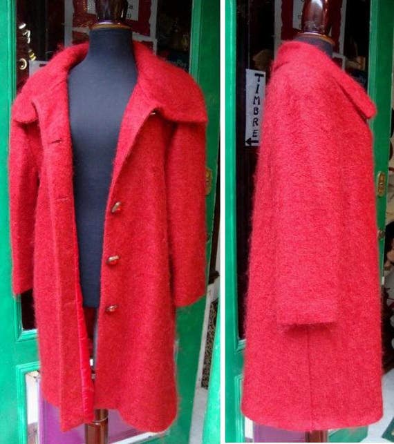 Red Wool  Coat with vintage pink buttons / Vintag… - image 3