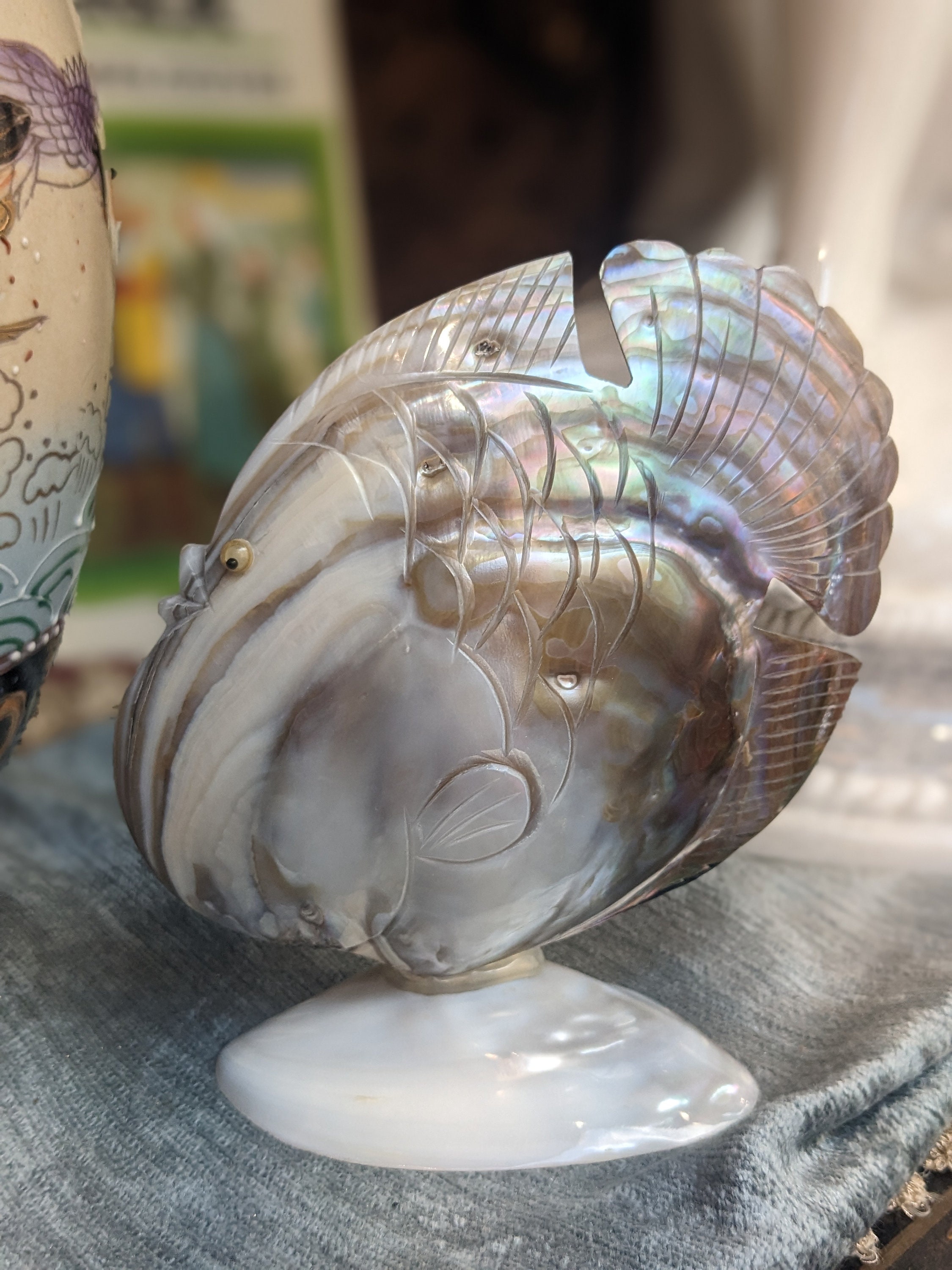 ヴィンテージ フィギュア マザーオブパール 貝殻 彫刻 魚の花瓶 - Etsy