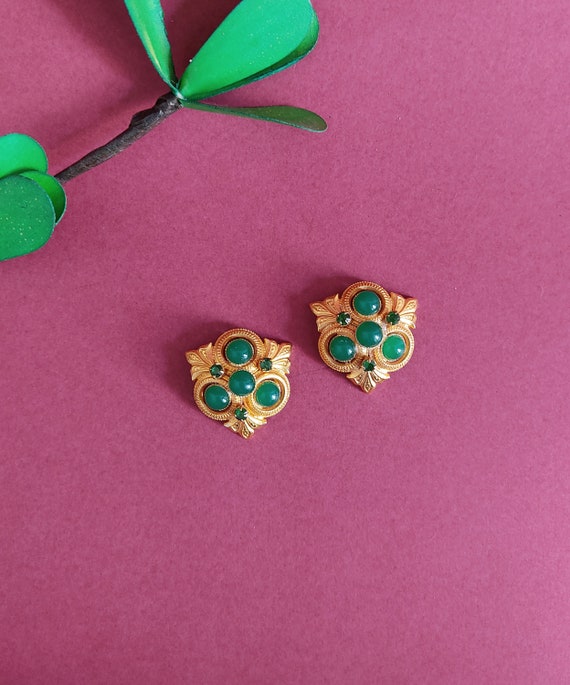 Vintage Gold Earrings clip on with green stone //… - image 2