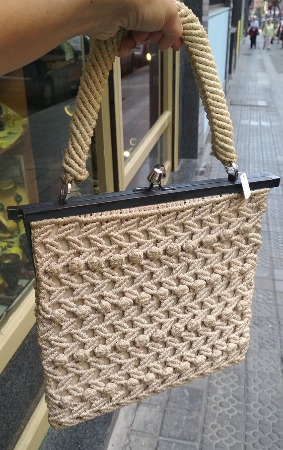 Vintage handbag metal frame with handmade croche