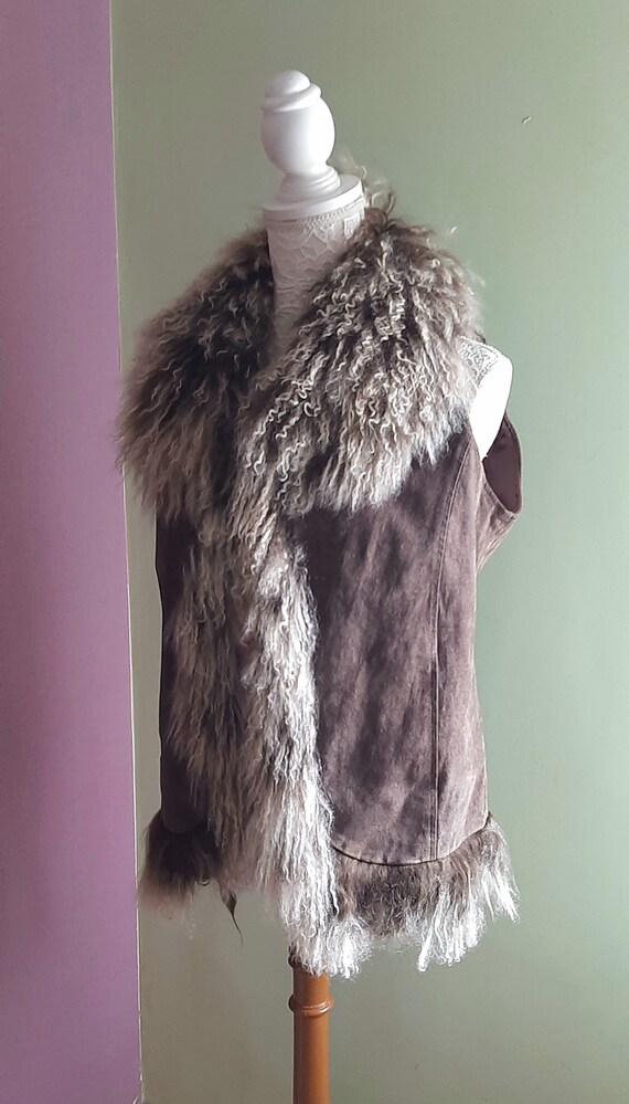 Vintage suede Waistcoat brown with furly neck // U