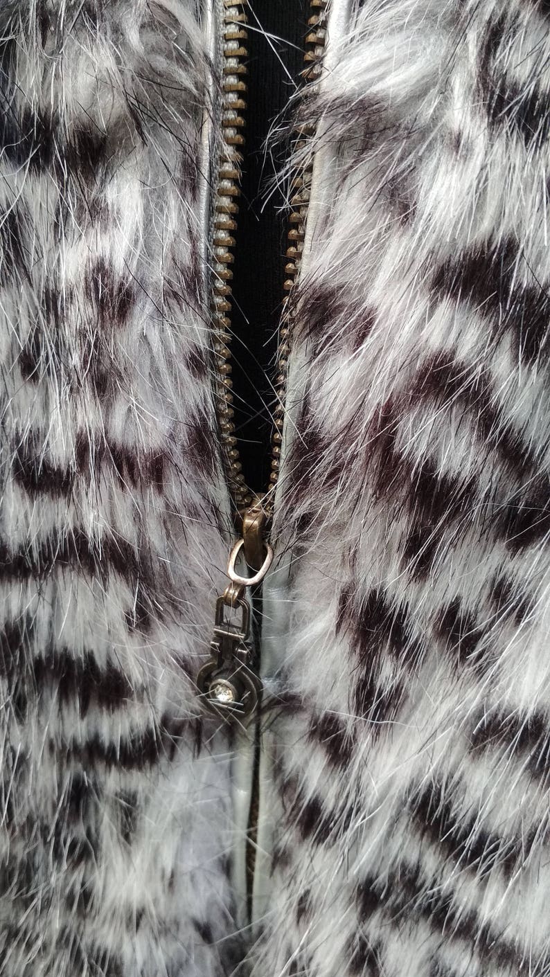 Vintage Gray Black White Faux Fur Coat Print / Leopard Faux Coat / Style Animal Print Design image 4