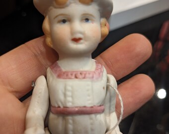 Poupée miniature ancienne en biscuit avec boîte, Allemagne