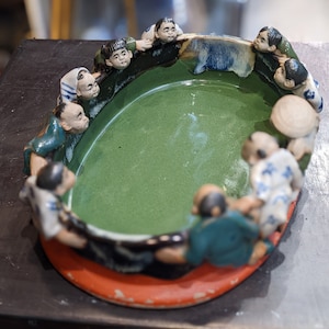 Antique Japanese Sumida Gawa Pottery Bowl of Ten Men Looking into a Pond // Vintage Pottery