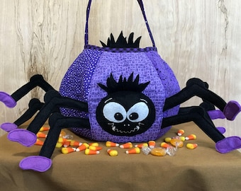 Spooky Spider Trick or Treat Bag, Creepy Cute Halloween Centerpiece, Purple & BLack Quilted Loot Bag, Halloween Party Decor, Lined