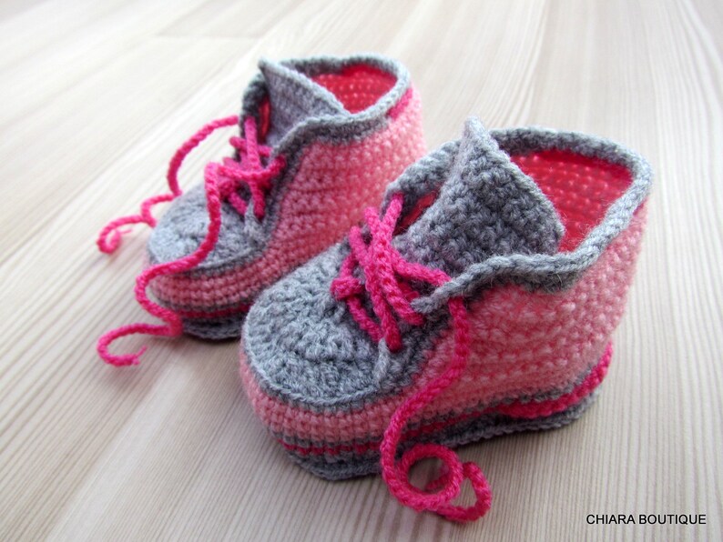 crochet baby shoes made by hand