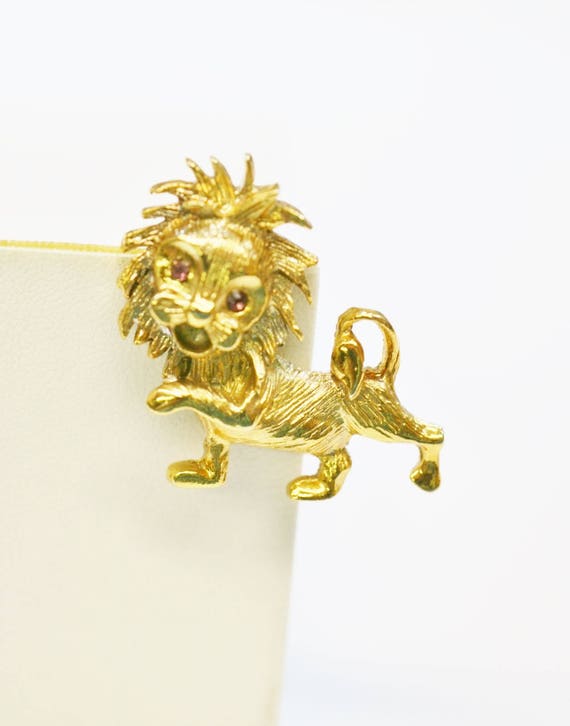 Vintage Gold Lion Pin - Gold Tone Lion Figural Br… - image 5