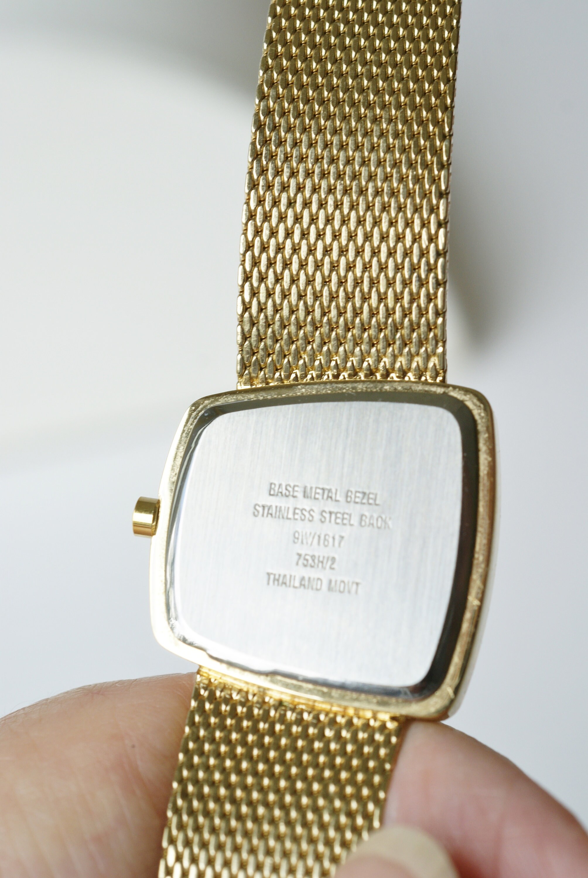 Vintage Nine West Diamond Watch – Gold Mesh Band, Avant 