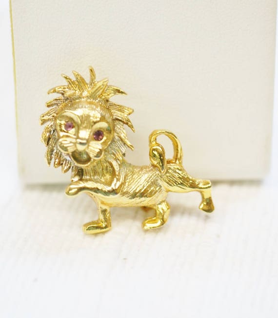 Vintage Gold Lion Pin - Gold Tone Lion Figural Br… - image 8