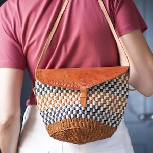 Vintage Sisal Bag Brown Beige Stripes Pattern. Woven Market Bag Ethnic Tote. Woven Fiber Leather Sisal Bag Summer African Handmade Boho Bag