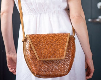 Wicker straw Women's Shoulder Bag Purse Tan Brown. Vintage Women Summer Bag Classic Simplicity Crossbody Ladies Accessory Holiday Bag Italy