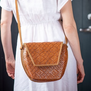 Wicker straw Women&#39;s Shoulder Bag Purse Tan Brown. Vintage Women Summer Bag Classic Simplicity Crossbody Ladies Accessory Holiday Bag Italy