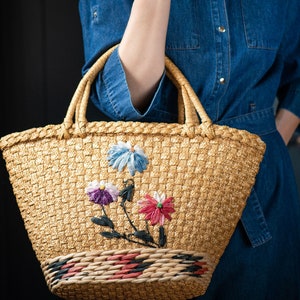 Embellished Straw bag vintage floral pattern beach bag sandy shade. Retro tote bag for women Italy. Boho hippie bag. Handmade summer bag image 1