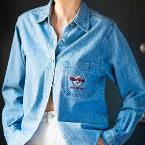 Vintage Hard Rock Cafe Denim Shirt: San Antonio, 90s Music Fan (Size M)