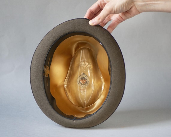 Brown Felt Wool Hat for Men Vintage. Vintage Stingy Brim  display picture 3