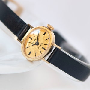 Cocktail wristwatch for women SEKONDA. Vintage lady watch gold plated. Minimalist dial classic watch sleek bracelet jewelry gift graduation