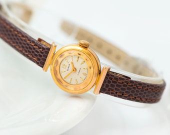 Reloj vintage de mujer SLAVA chapado en oro. Pequeño reloj de vestir para regalo de mujer. Reloj elegante para regalo de pieza de joyería para niña. Nueva correa de cuero premium