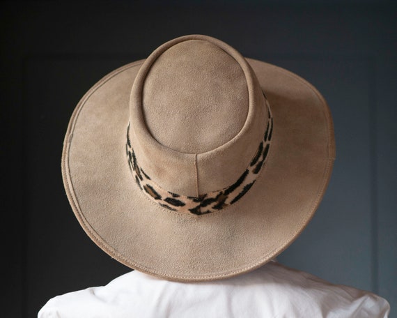 Beige Sandy Suede Wide Brim Hat. Vintage Suede Fe… - image 2