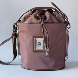 Bucket bag dark brown nylon with drawstring shoulder strap. Italy made mid size bag. Vintage women crossbody purse Piero Guidi shoulder bag