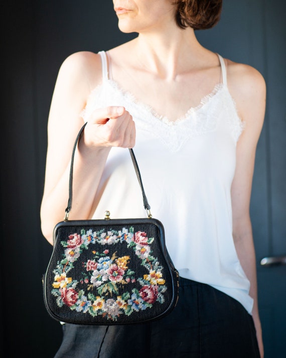 ニードルポイントフレームバッグ 花刺繍 ヴィンテージ ブラック 