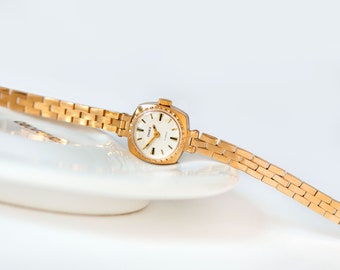 Montre cocktail pour femme en plaqué or, accessoire vintage CHAIKA. Montre-bijou classique pour mariée en édition limitée, cadeau pour montre-bracelet minuscule