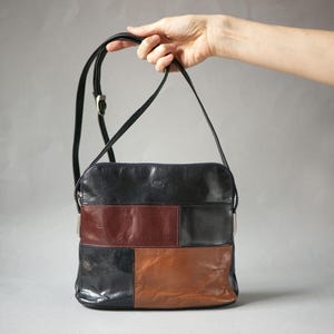 Damen-Lederstücke Schulterhandtasche, Color Block schwarz weinrot braun mittelgroße Crossbody-Tasche Geldbörse für Mädchen, Vintage-Mode Retro-Vibe