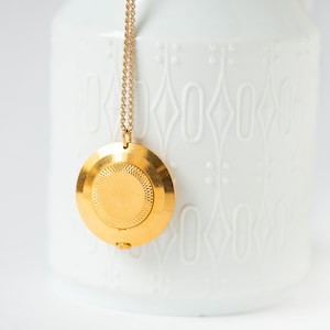 Watch pendant for women CHAIKA vintage. Gold plated watch on neck. Retro jewelry necklace watch gift women. Sunburst case round watch neck image 5