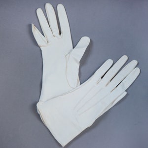 Vintage White Leather Gloves: Petite XS, 1960s Wedding Gloves