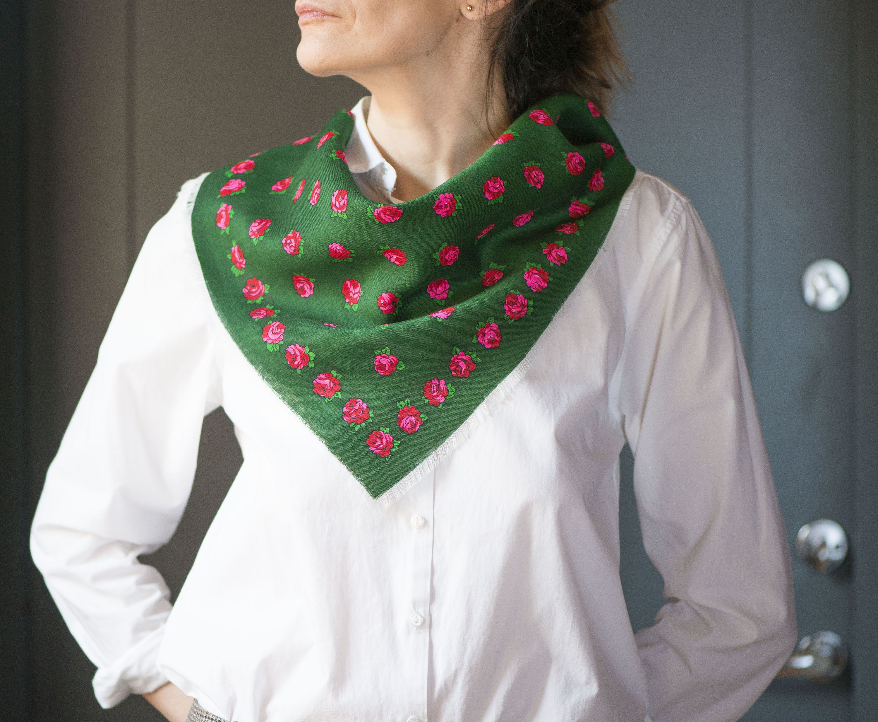 Green Neck Scarf Red Roses Vintage 