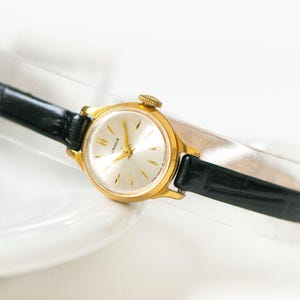 Retro lady&#39;s watch tiny gold plated CHAIKA. Vintage women watch small minimalist dial. Round case wristwatch jewelry gift, premium leather