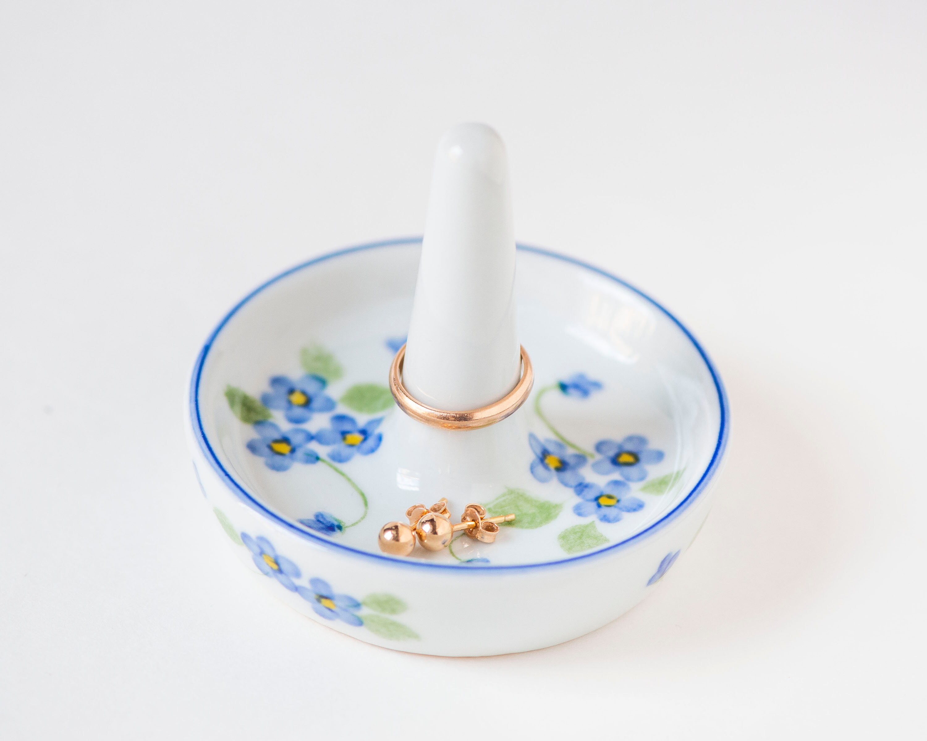 Porcelain ring holder hotsell