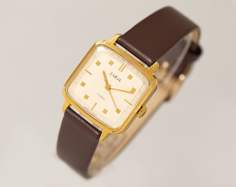 Montre carrée pour femme vintage ZARIA. Montre habillée pour femme plaquée or. Montre de femme classique. Cadeau montre soviétique. Bracelet en cuir de luxe neuf