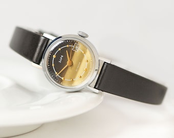 Vintage ZARIA Woman&#39;s Watch: USSR Mechanical Watch with Leather Strap
