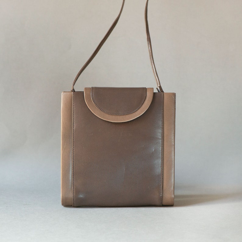 Vintage Crossbody Bag Minimalist Beige Brown. Long strap shoulder Bag Square. Classic Bag Minimalist Preppy Genuine Faux Leather image 4