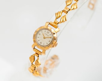 Vintage women watch CHAIKA gold plated cocktail wristwatch gift. Watch for girl sunburst dial Arabic numerals. New premium leather strap