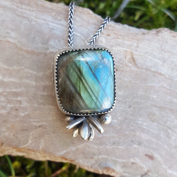 Labradorite Botanical Artisan Necklace , Labradorite Ooak Necklace, Labradorite Necklace, Labradorite Jewelry,Labradorite Botanical Necklace