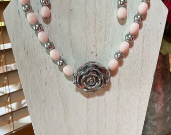 Silver Lucite Rose Soft Pink and  Pearl Beads Necklace Set