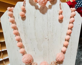 Vintage Peach Lucite Rose Beaded Necklace Set