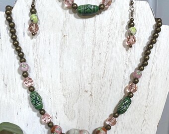 Wicked Vintage Ceramic Heart Glass Beads Necklace Set