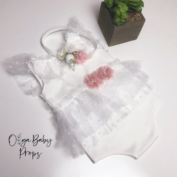 Photo outfit baby girl photo props white romper dress and matching headband 9-12 months props baby girl sitter bodysuit props baby girl