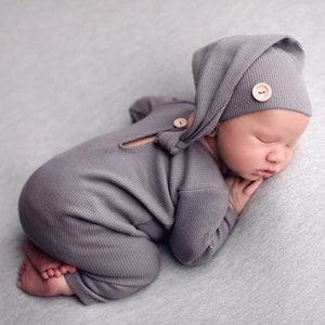 Newborn boy photo outfit, Romper Baby boy photo overall, Romper and hat photo props, baby boy photography props, knot hat gray blue green Gray