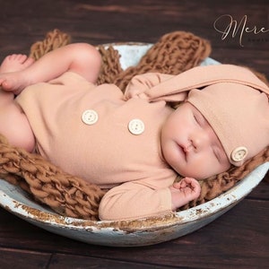 Newborn boy photo outfit,newborn boy photography,romper and hat, baby boy photo props,baby boy photo outfit,boy overalls for pictures Beige