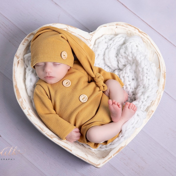 Newborn boy photo outfit,newborn boy photography,romper and hat, baby boy photo props,baby boy photo outfit,boy overalls add Pom Pom