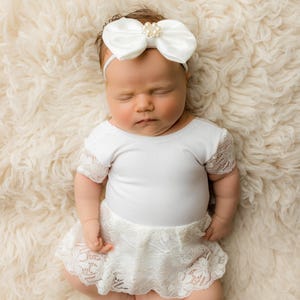 Newborn girl photo outfit white romper set, newborn girl photo outfit baby girl low back lace sleeves romper props newborn photography