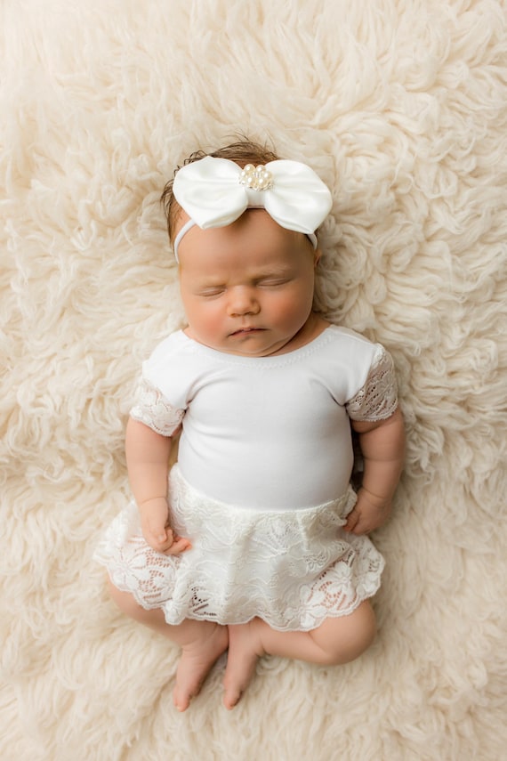 Newborn girl photo outfit white romper set, newborn girl photo outfit baby girl low back lace sleeves romper props newborn photography