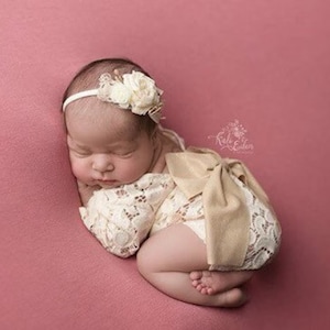 Newborn girl photo outfit lace romper set, newborn photo props girl, baby girl photo outfit cream cappuccino lace romper, lace onesie